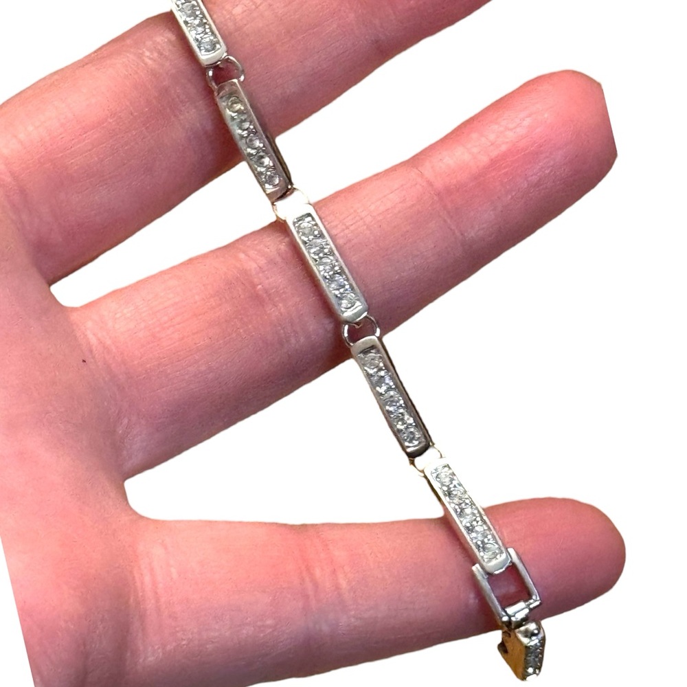 Elegant Swarovski Authentic Silver Rhodium plt Bracelet with Sparkling Crystals